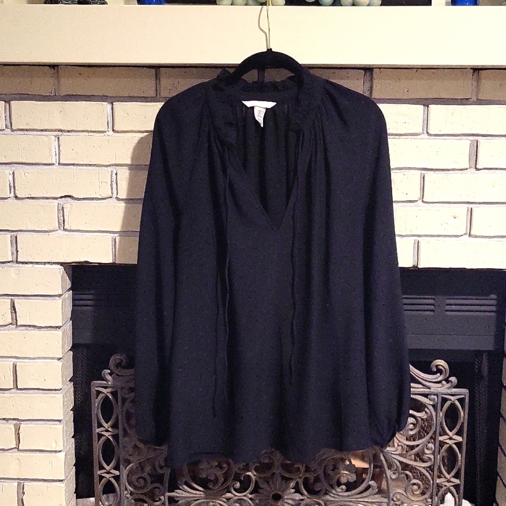 H&M black blouse. Perfect condition.  Size large